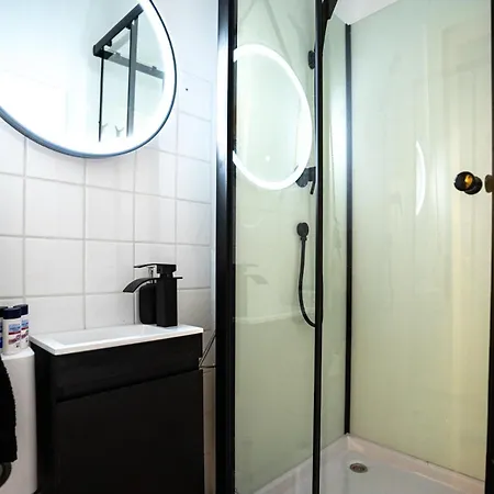 Design Loft - Heimkino - Zentral - Parkplatz - Tischkicker - Kueche Lägenhet