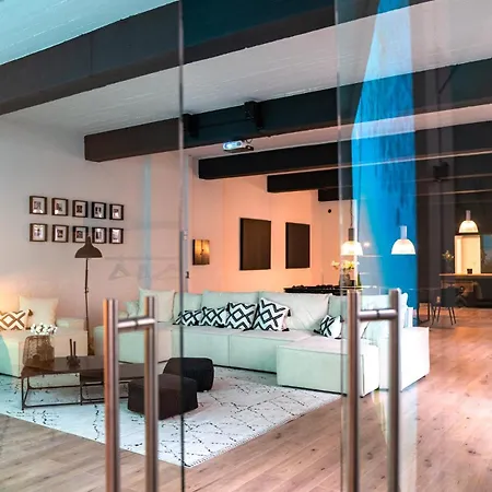 Design Loft - Heimkino - Zentral - Parkplatz - Tischkicker - Kueche Apartmán