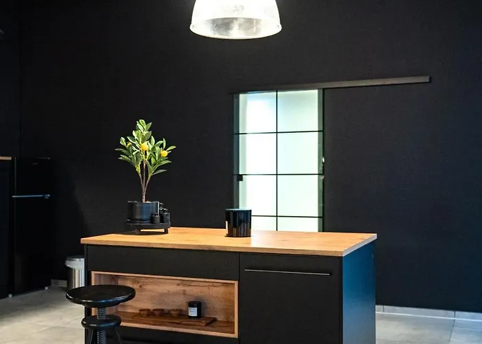 Design Loft - Heimkino - Zentral - Parkplatz - Tischkicker - Kueche *